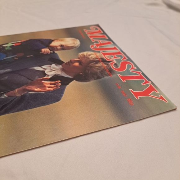 Majesty Magazine Volume 4 No 8 December 1983 Printed In England Royal Family - Picture 4 of 9